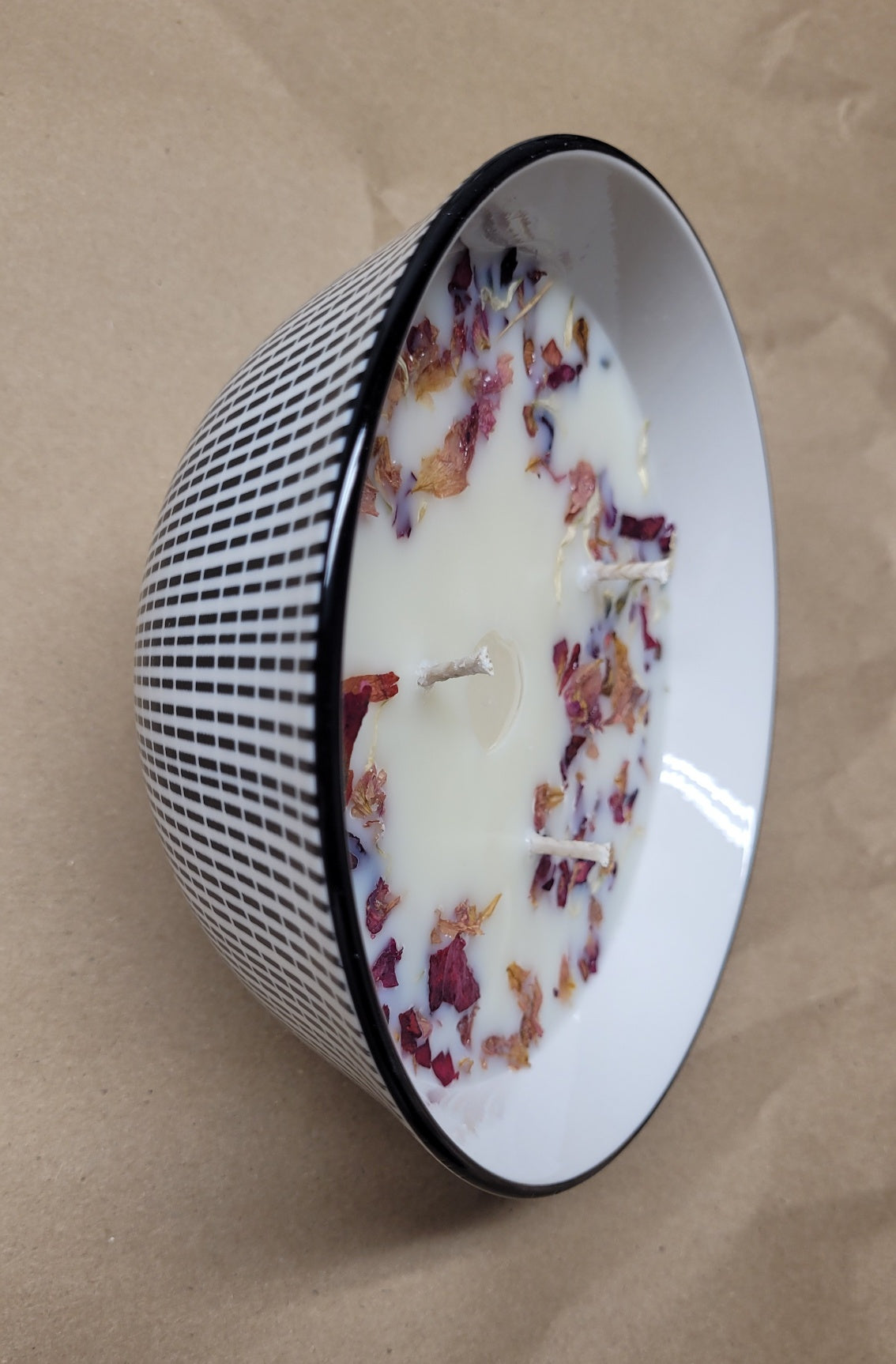 Berry Vanilla Soy Candle with Rose Quartz Crystal