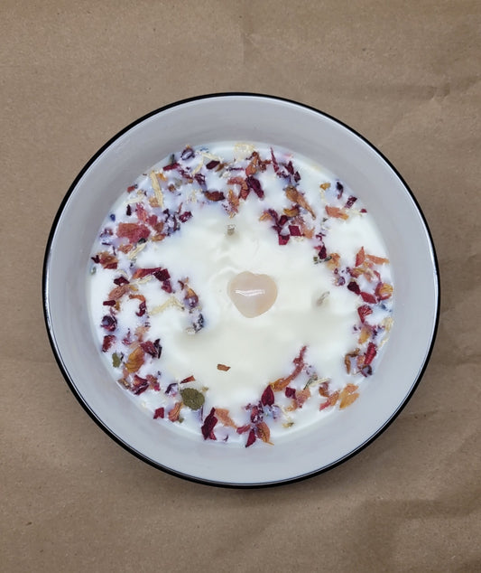 Berry Vanilla Soy Candle with Rose Quartz Crystal